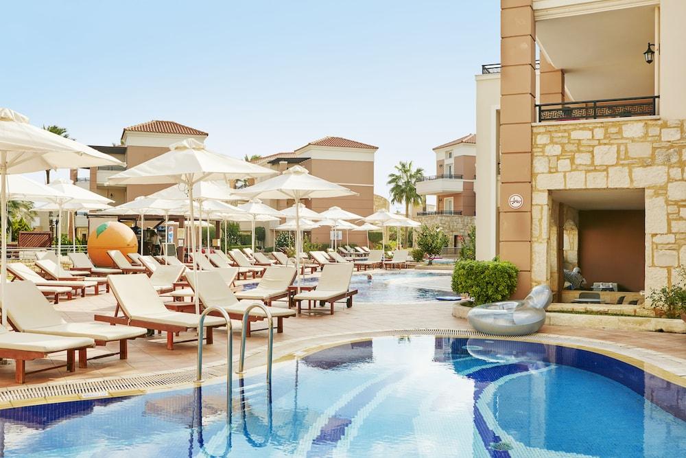 Caldera Resort