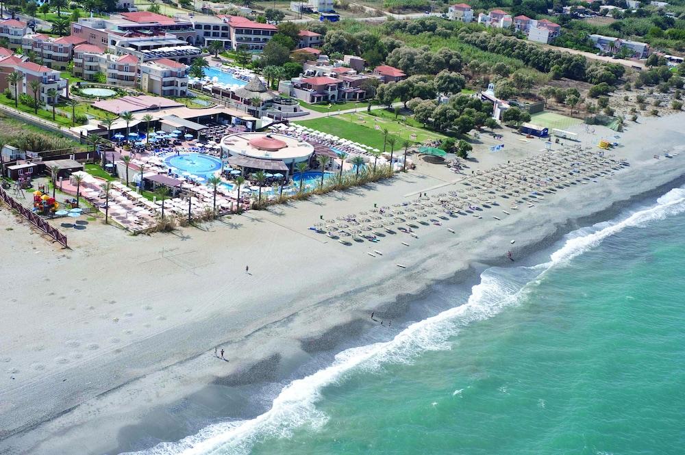 Resort Caldera 4*